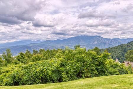Villa The Great Escape - Min From Parkway With Hot Tub Gatlinburg Esterno foto