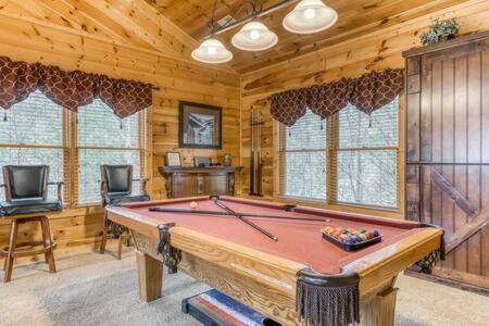 Villa The Great Escape - Min From Parkway With Hot Tub Gatlinburg Esterno foto